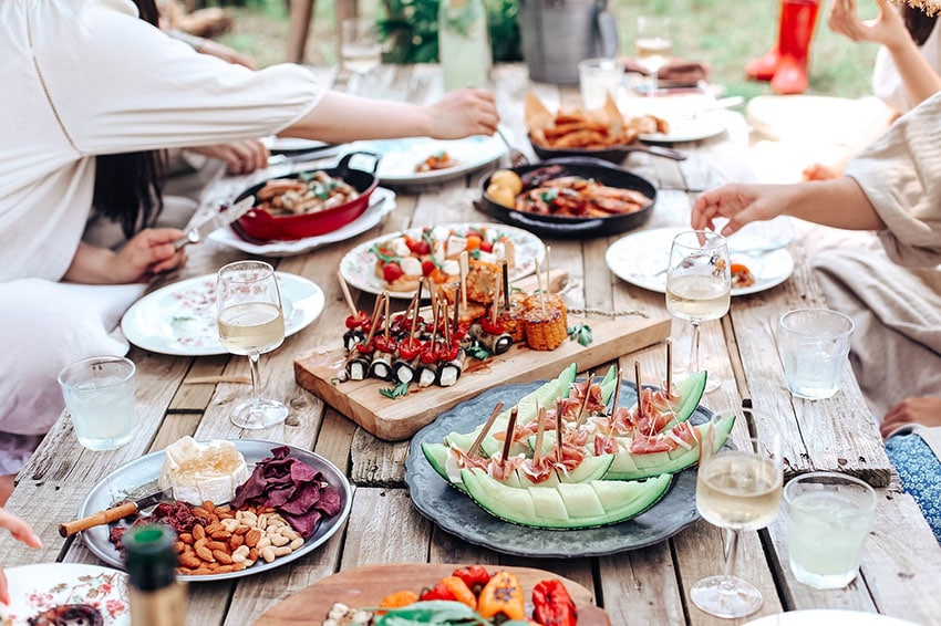 how-to-throw-a-wine-party.jpg